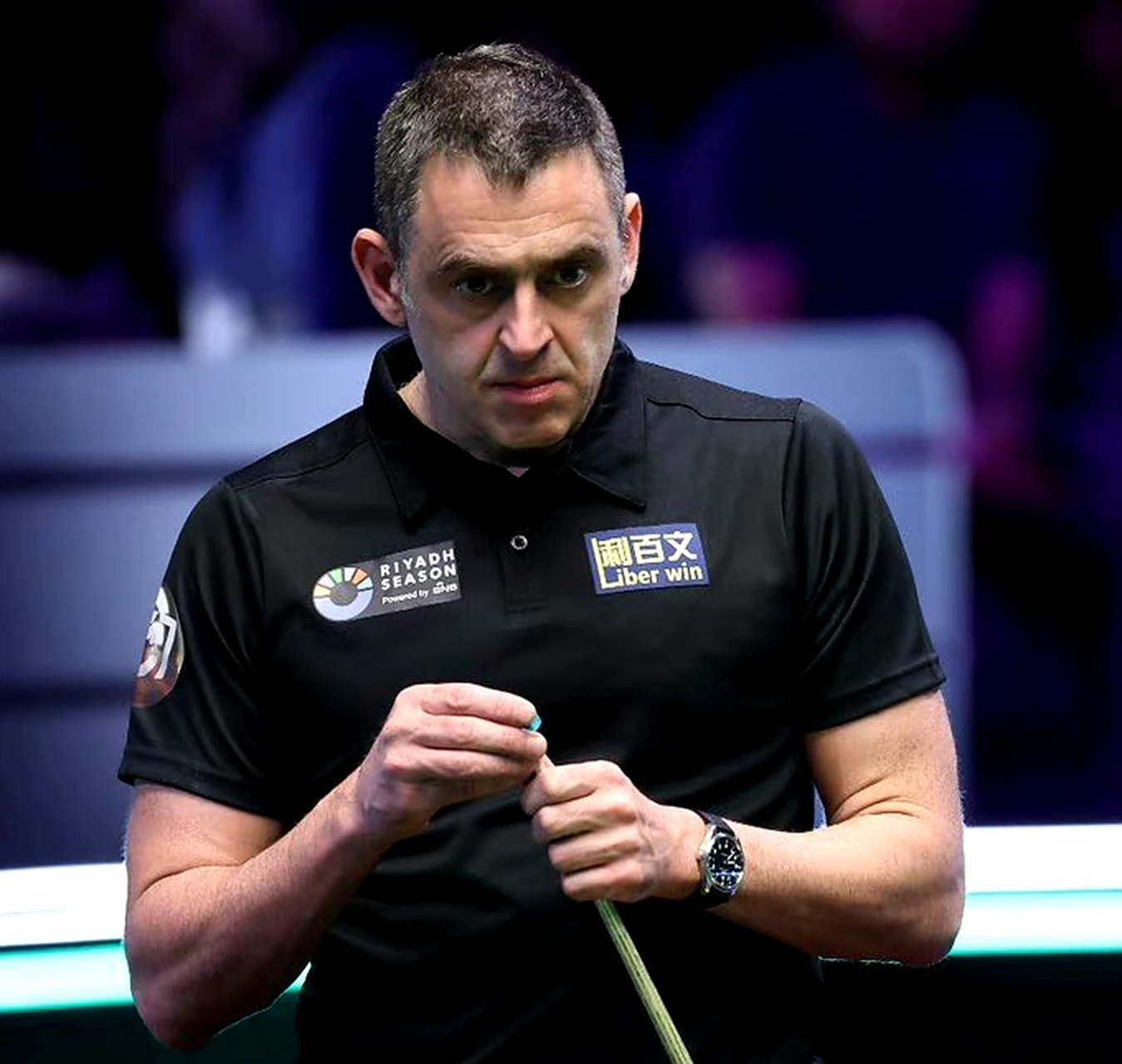 他多次在採 他多次在採