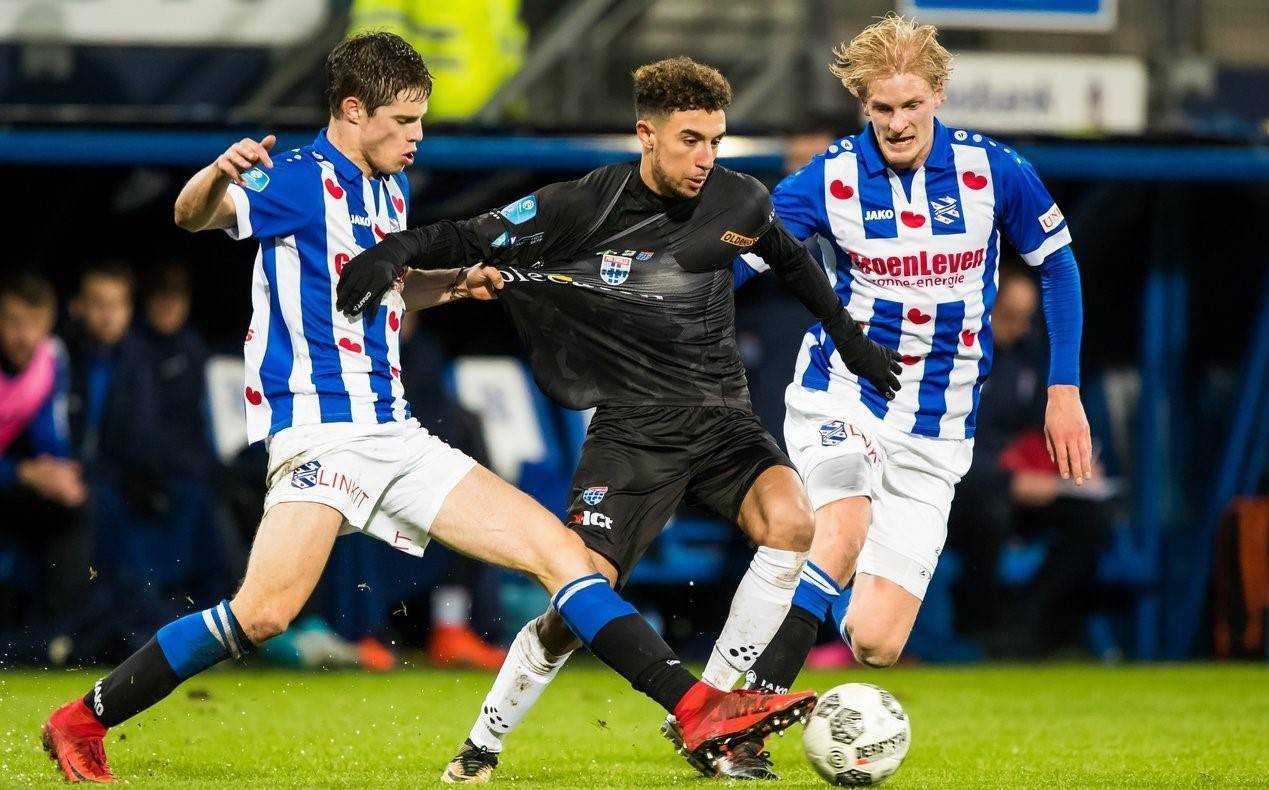 中国足球困 中国足球困